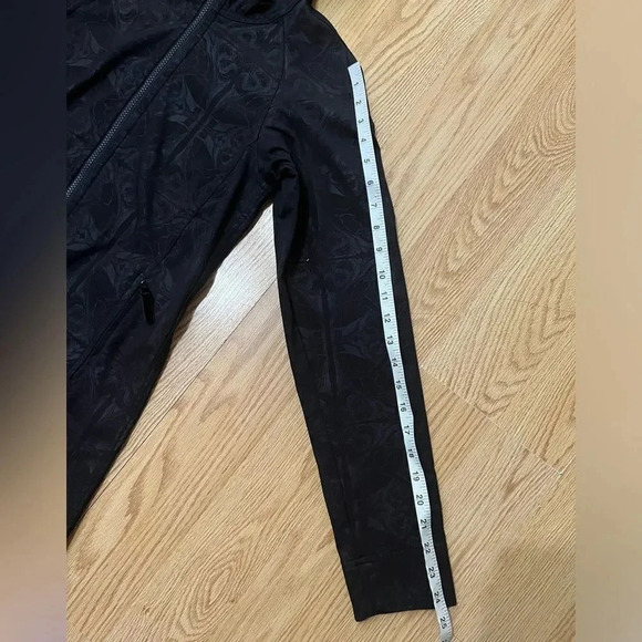 Rare Lululemon Apres Long Yoga Women’s Jacket Size 2 - Picture 14 of 15